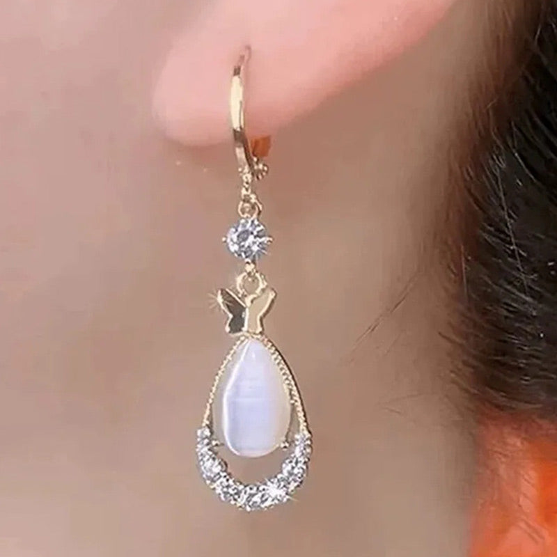 Stylish Cat's Eye Stone Rhinestone Earrings