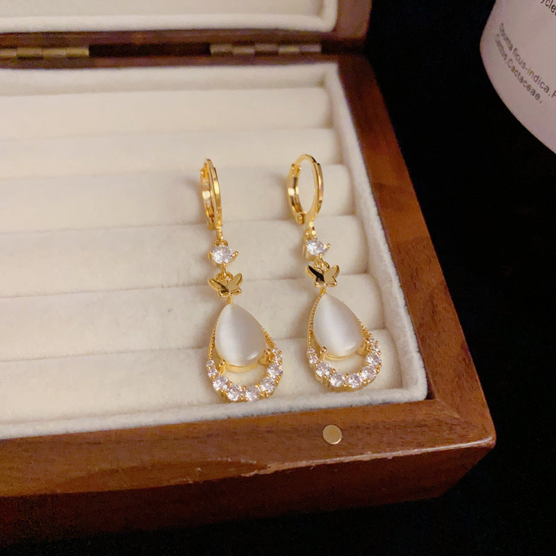 Stylish Cat's Eye Stone Rhinestone Earrings