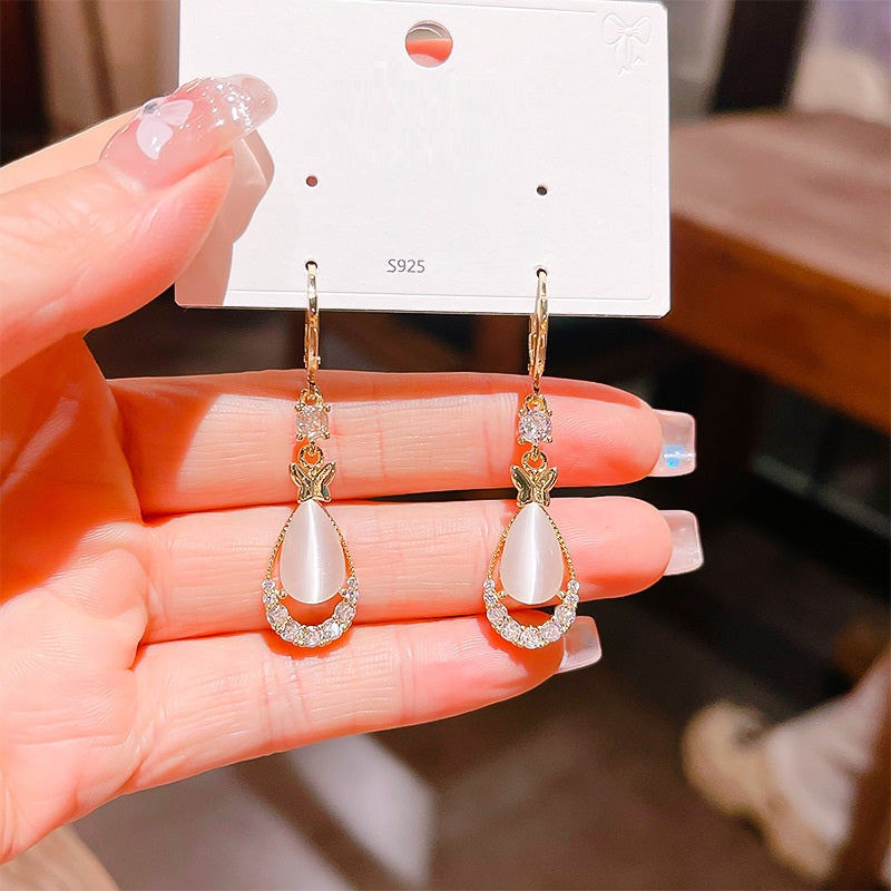 Stylish Cat's Eye Stone Rhinestone Earrings