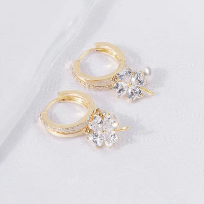 🌸Fashion crystal four-petal flower pearl earrings