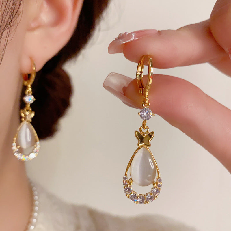 Stylish Cat's Eye Stone Rhinestone Earrings