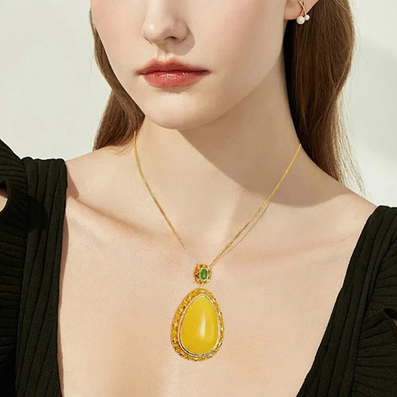 🔥Elegant Lucky Flower Pendant Necklace