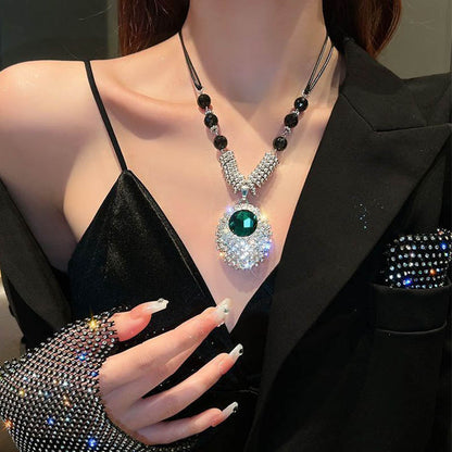 Green Diamonds Full of Stars Necklace