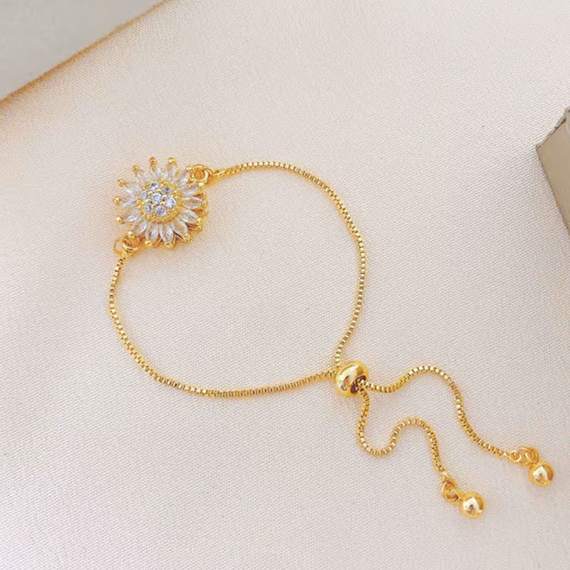 Elegant and Exquisite Sunflower Necklace with Premium Feel