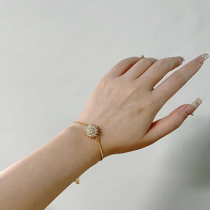 Elegant and Exquisite Sunflower Necklace with Premium Feel