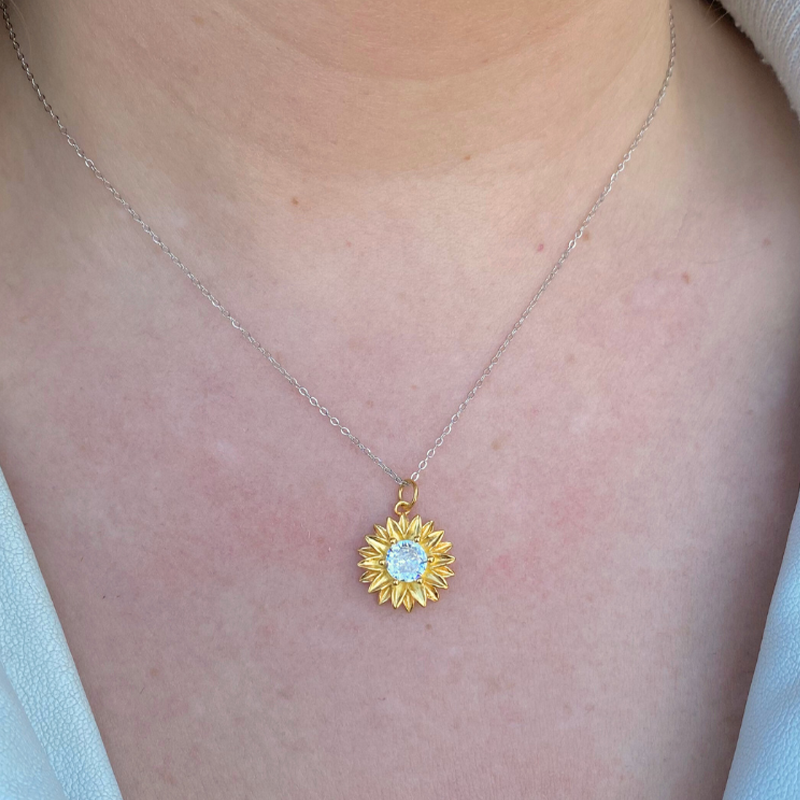 Elegant and Exquisite Sunflower Necklace with Premium Feel
