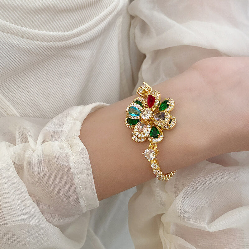 Luxury Floral Pendant Necklace, Earrings and Bracelet